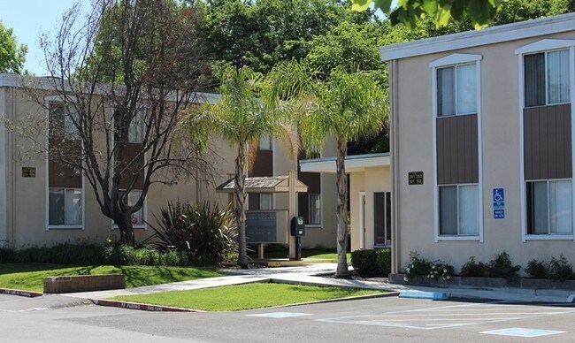 Foto del edificio - Laramie Lane Apartments