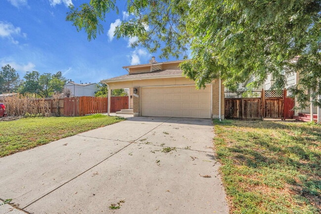 Building Photo - $2,200 - 3 Bed 3 Bath Home with 2 Primary ...