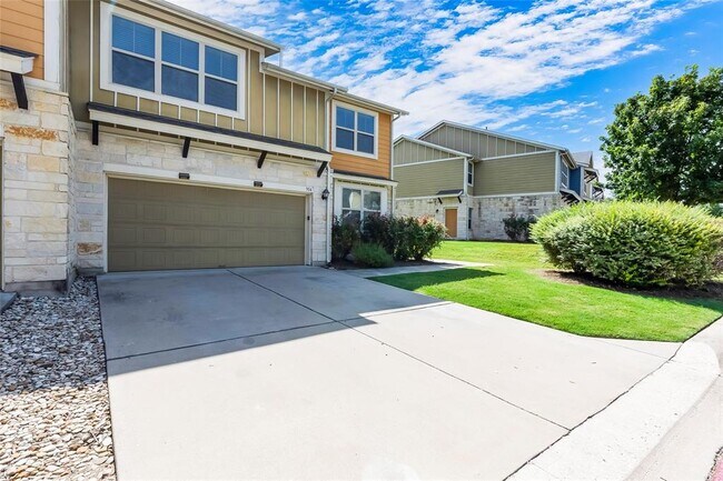 Building Photo - 1620 Bryant Dr