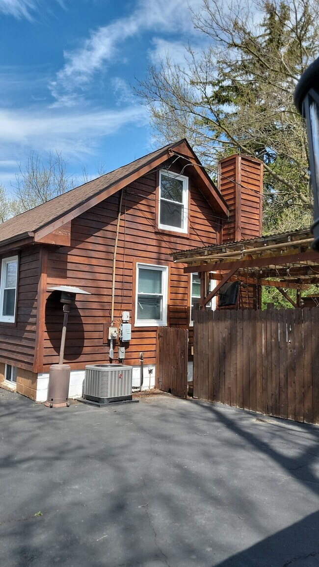 Foto del edificio - 1531 Walnut Dr