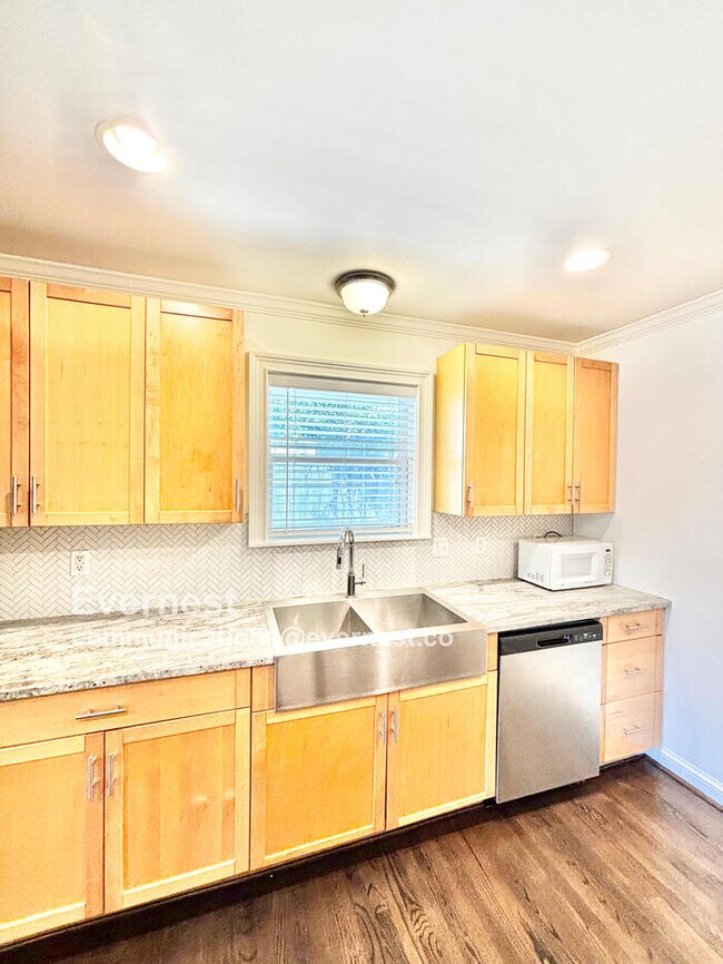Foto del edificio - 6226 Saratoga Cir