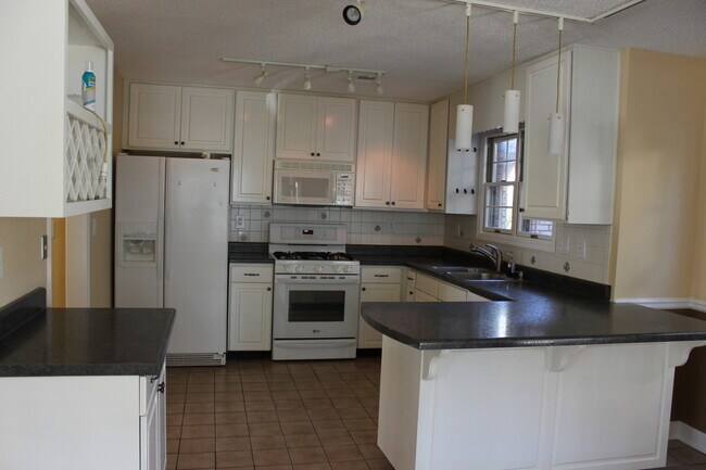Foto del edificio - COMING SOON! Beautiful 3 Bed, 2 Bath Home