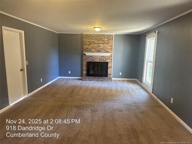 Foto del edificio - 918 Dandridge Dr