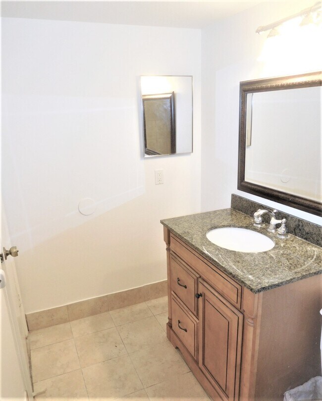 Foto del edificio - 6700 Cypress Rd