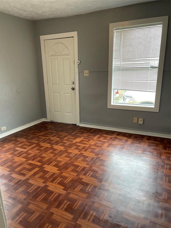 Foto principal - 3815 Mt Pleasant St