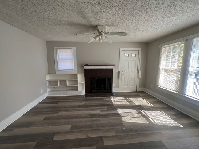 Foto del edificio - 2 bed 1 bath in Huntsville AL