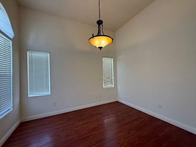 Foto del edificio - 7776 Littondale St