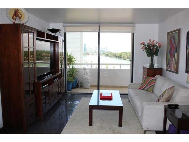 Building Photo - 6820 Indian Creek Dr