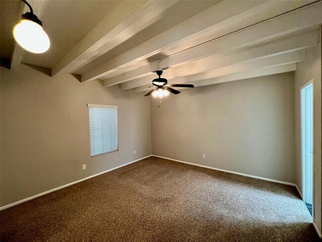 Building Photo - 219 Marshall St