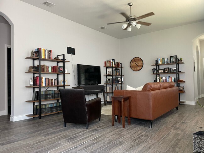 Foto del edificio - 2321 Birdwell Cove