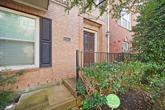 Building Photo - 2605 W Dallas St