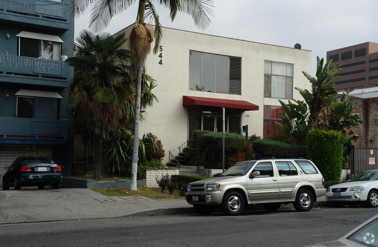 Building Photo - 544 S Oxford Ave