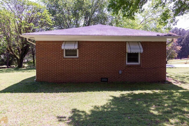 Building Photo - 5959 Center Hill Church Rd