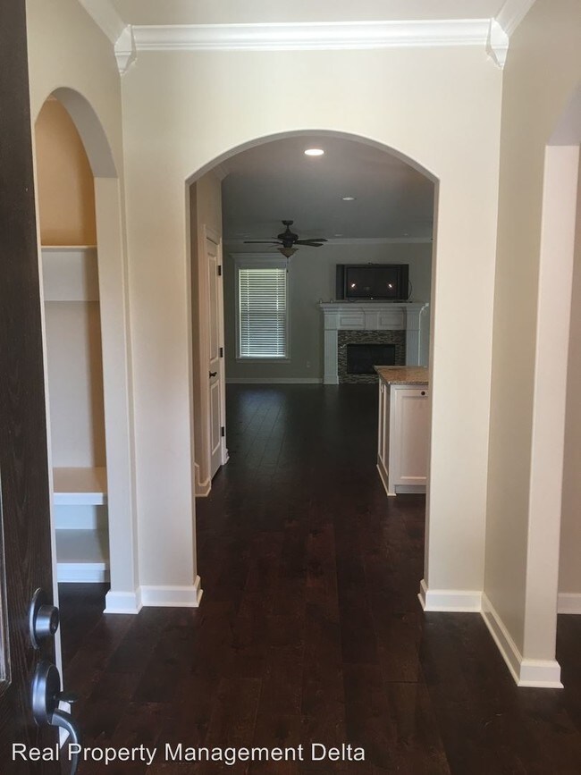 Building Photo - 4 br, 2.5 bath House - 14 Eds Lane