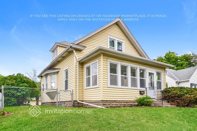 Building Photo - 3962 Van Buren St NE