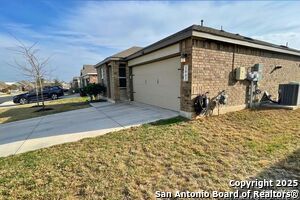 Building Photo - 1043 Raceland Rd