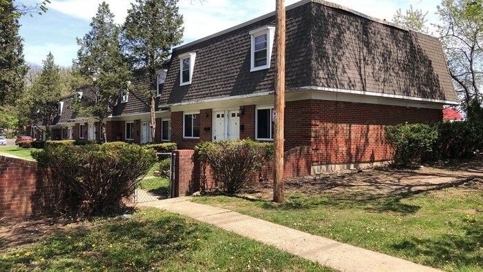 Primary Photo - 3515 W Siebenthaler Ave