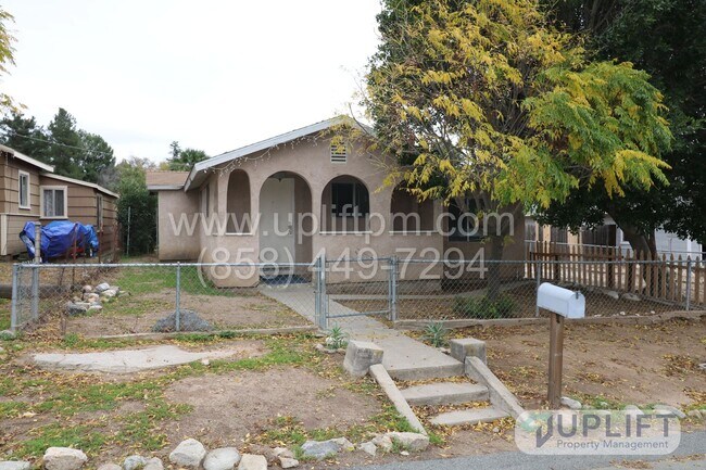 Foto del edificio - 2 Bed, 1 Bath House For Rent in Ramona