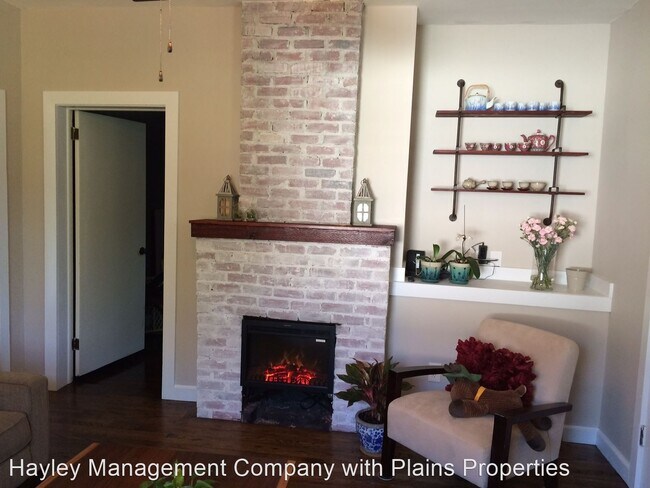 Foto del edificio - 2 br, 2 bath House - 2300 3rd Avenue