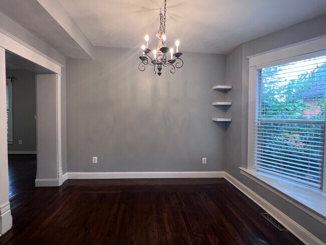 Foto del edificio - Large-updated home!