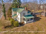 Foto principal - Amazing 100+ year old farm house with view...