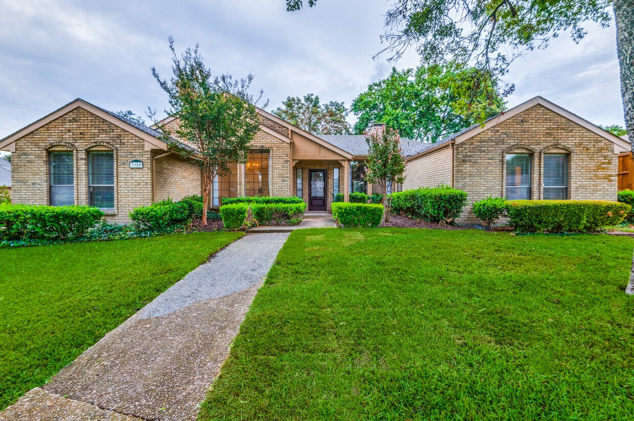 Primary Photo - 3900 Inverness Ln