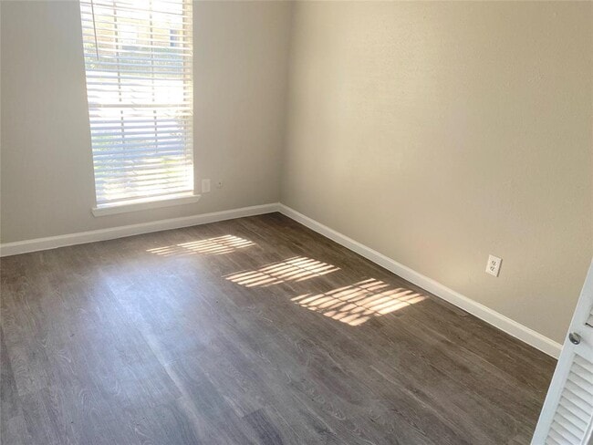 Building Photo - 6620 Westwick Dr