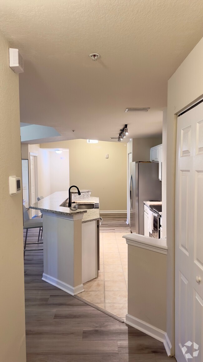Building Photo - 405 S Villa San Marco Dr