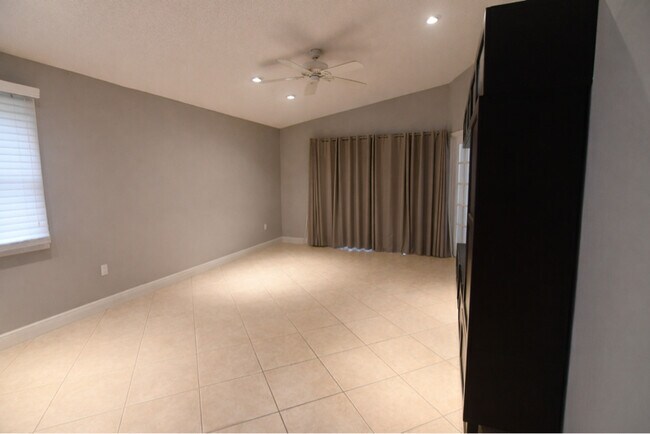 Foto del edificio - 3931 Bearded Oaks Ct