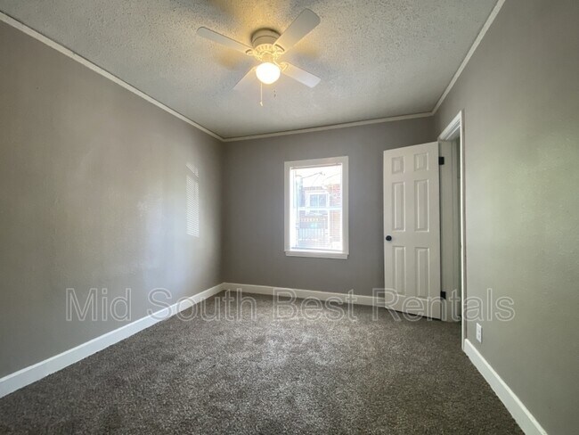 Building Photo - 1654 Shadowlawn Blvd