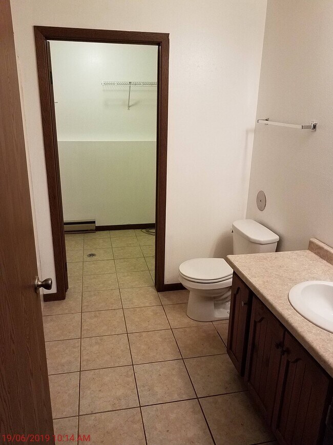 Building Photo - 1042 Terrace Dr