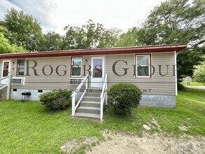 Building Photo - 988-990 Hughes St