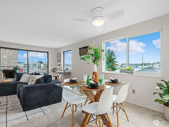 Building Photo - 610 Aloha St