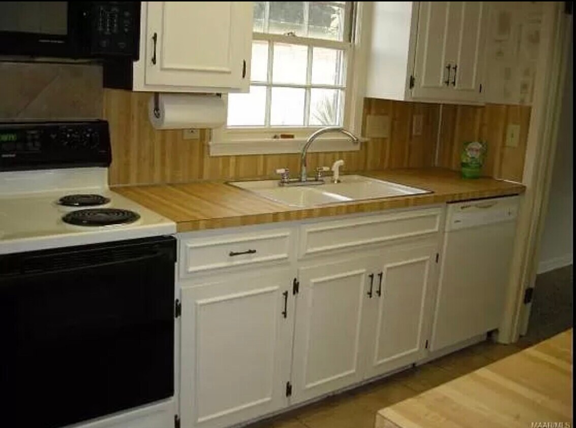 Kitchen - 5329 Rexford Ct