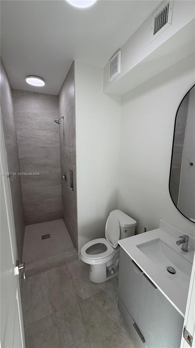 Building Photo - 102 SW 102nd Pl