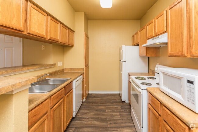 2BR, 2BA - 1031SF "The Picasso" Kitchen - Artisan at Willow Springs