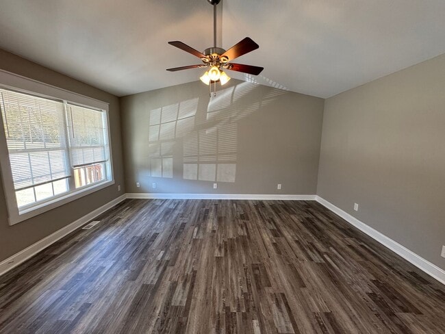 Building Photo - 310 N Varnell Rd