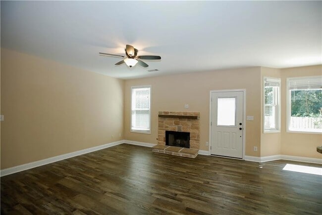 Photo - 1005 Landover Crossing House