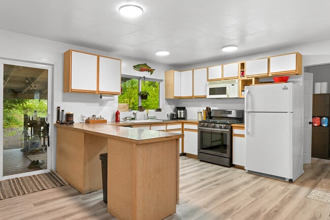 Building Photo - 6258 Bellwood Dr