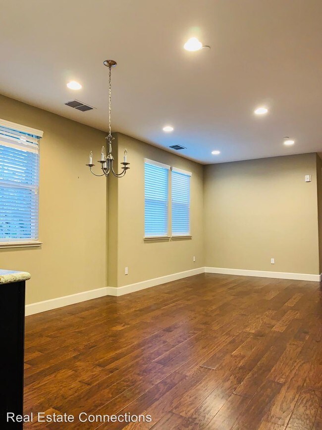 Building Photo - 3 br, 4 bath House - 502 Rialto Place