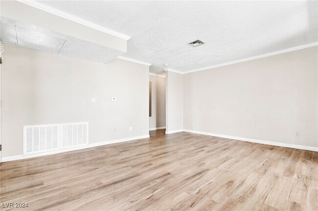 Foto del edificio - 4848 Nara Vista Way