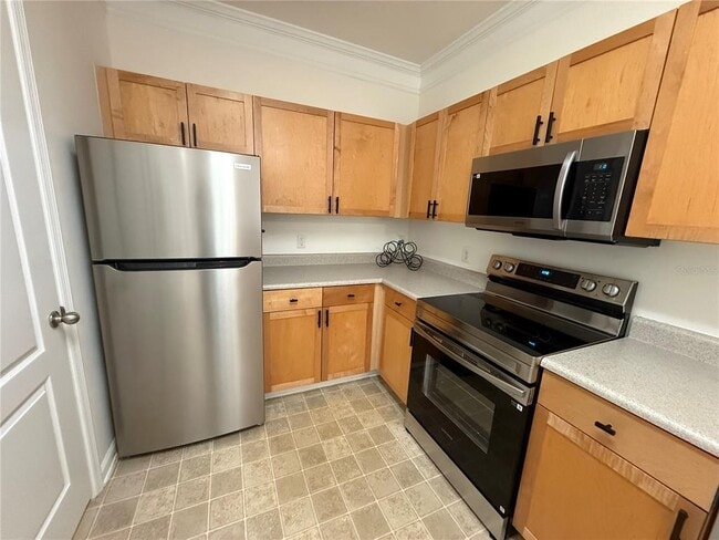 Building Photo - 8801 Villa View Cir