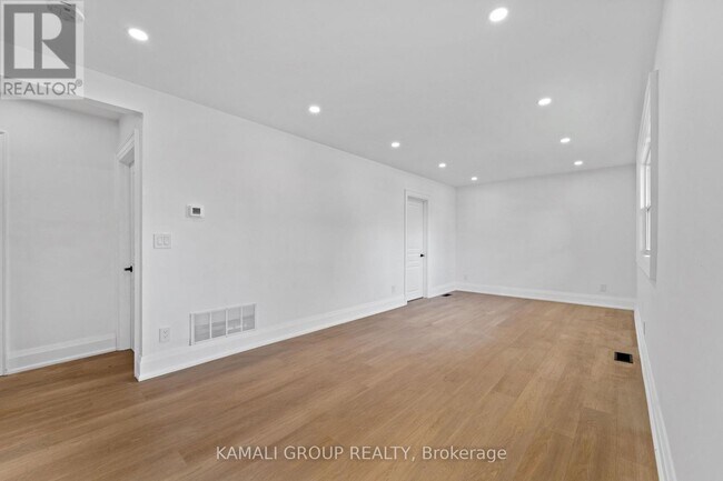 Building Photo - 76 Admiral Rd