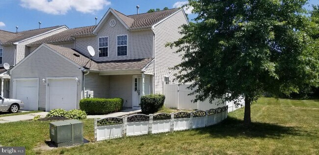 Building Photo - 14 High Meadows Dr
