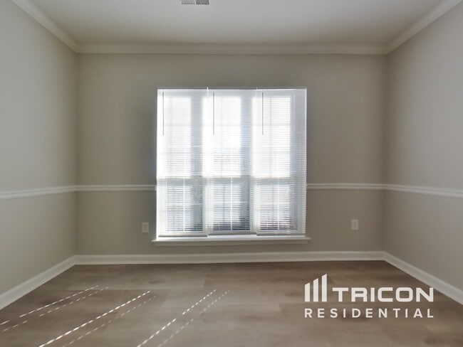Foto del edificio - 5132 Meadows Lake Dr