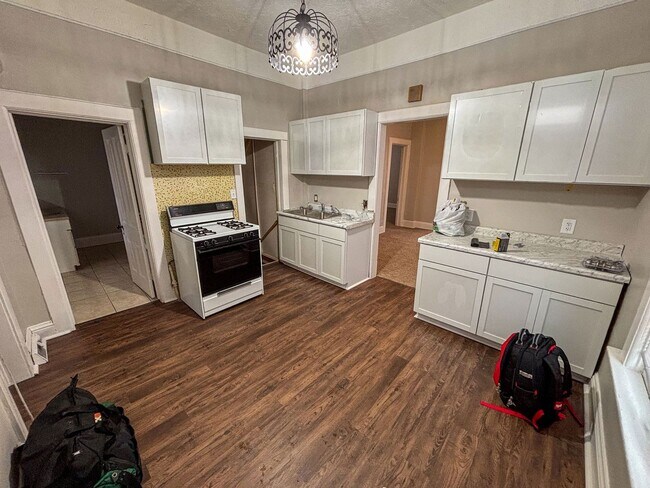 Foto del edificio - 2 Bedroom / 1 Bath Home off 15th and Martha with Off Street Parking!