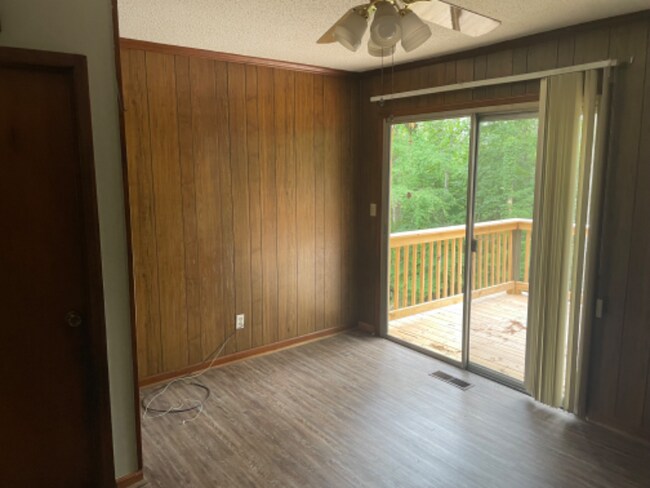 Building Photo - 7129 Cane Hollow Rd
