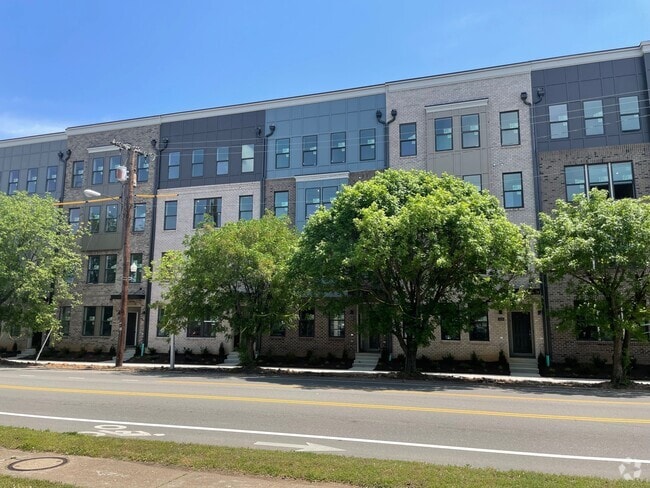 Building Photo - 1117 N Lombardy St