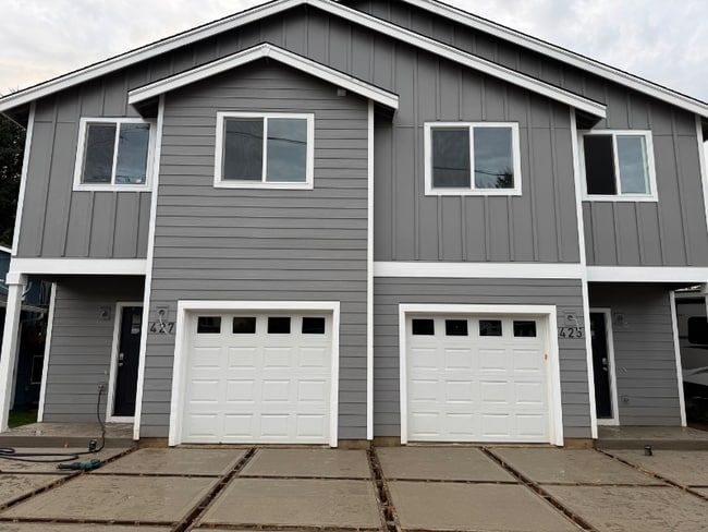 425 SE Inlet Ave