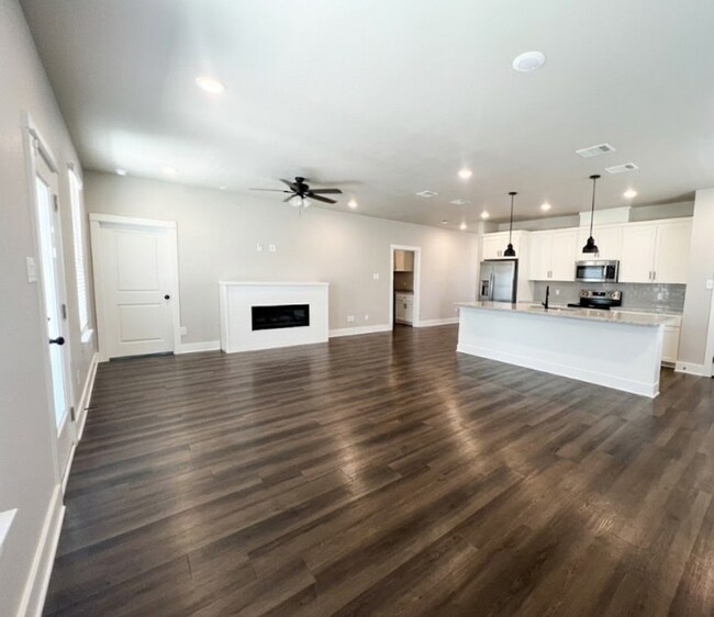 Foto del edificio - AVAILABLE NOW; APPLY TODAY ON OUR WEBSITE!!!